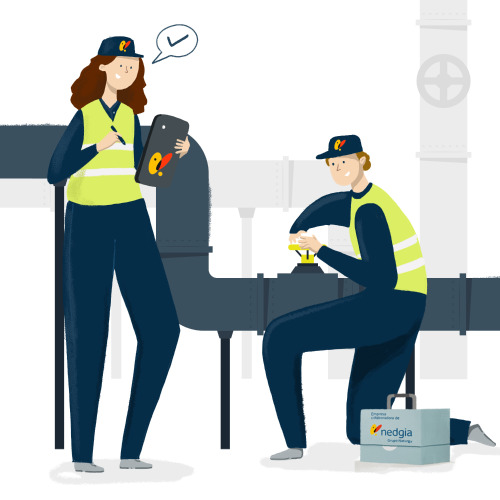 Técnico realizando inspección periódica de una instalación de gas natural