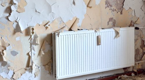 Cómo pintar una pared con un radiador de gas natural